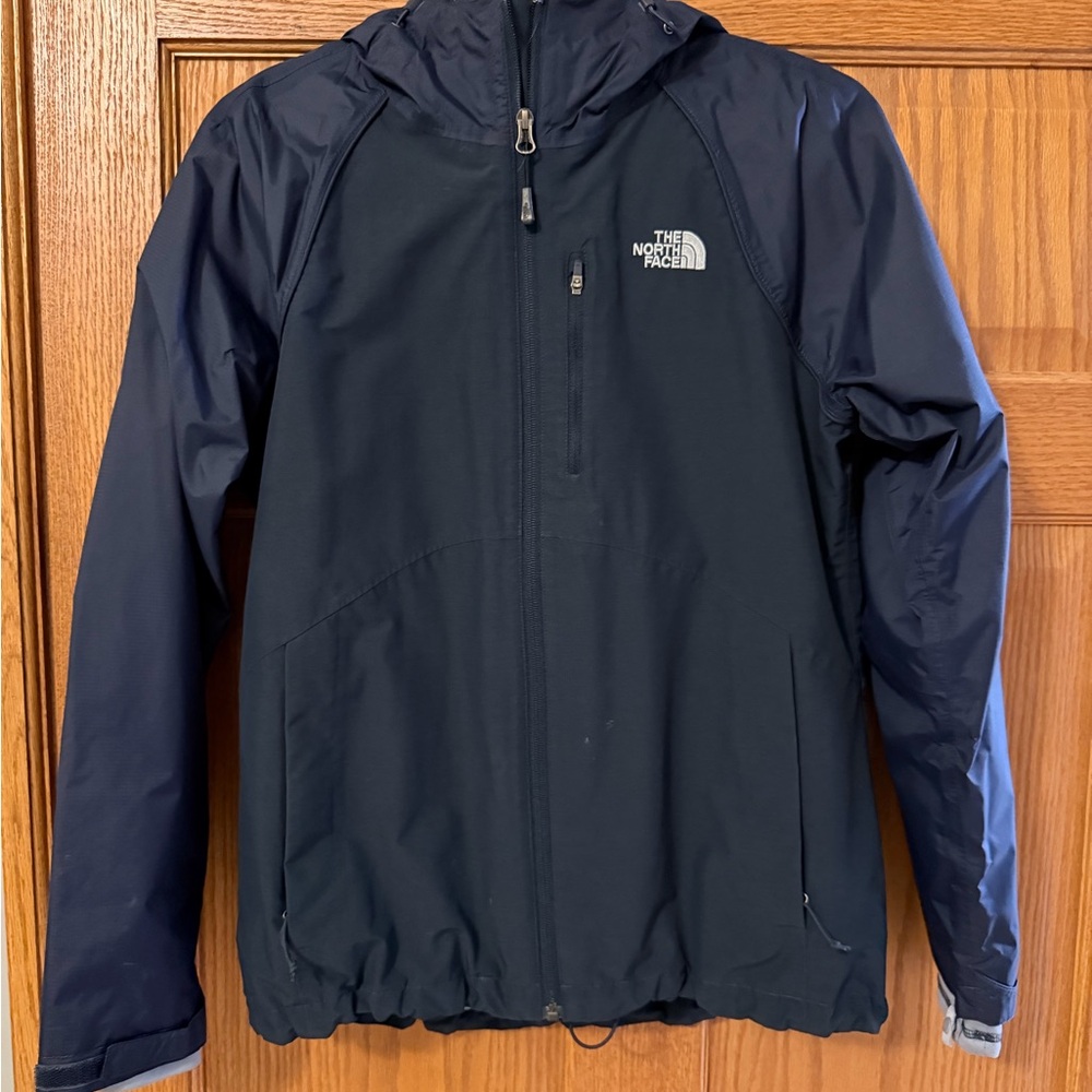 The North Face Women’s Navy Rain Jackets with Shell